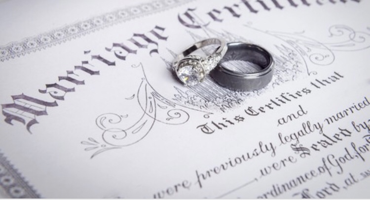 Should marriage licenses be renewed&nbsp;?